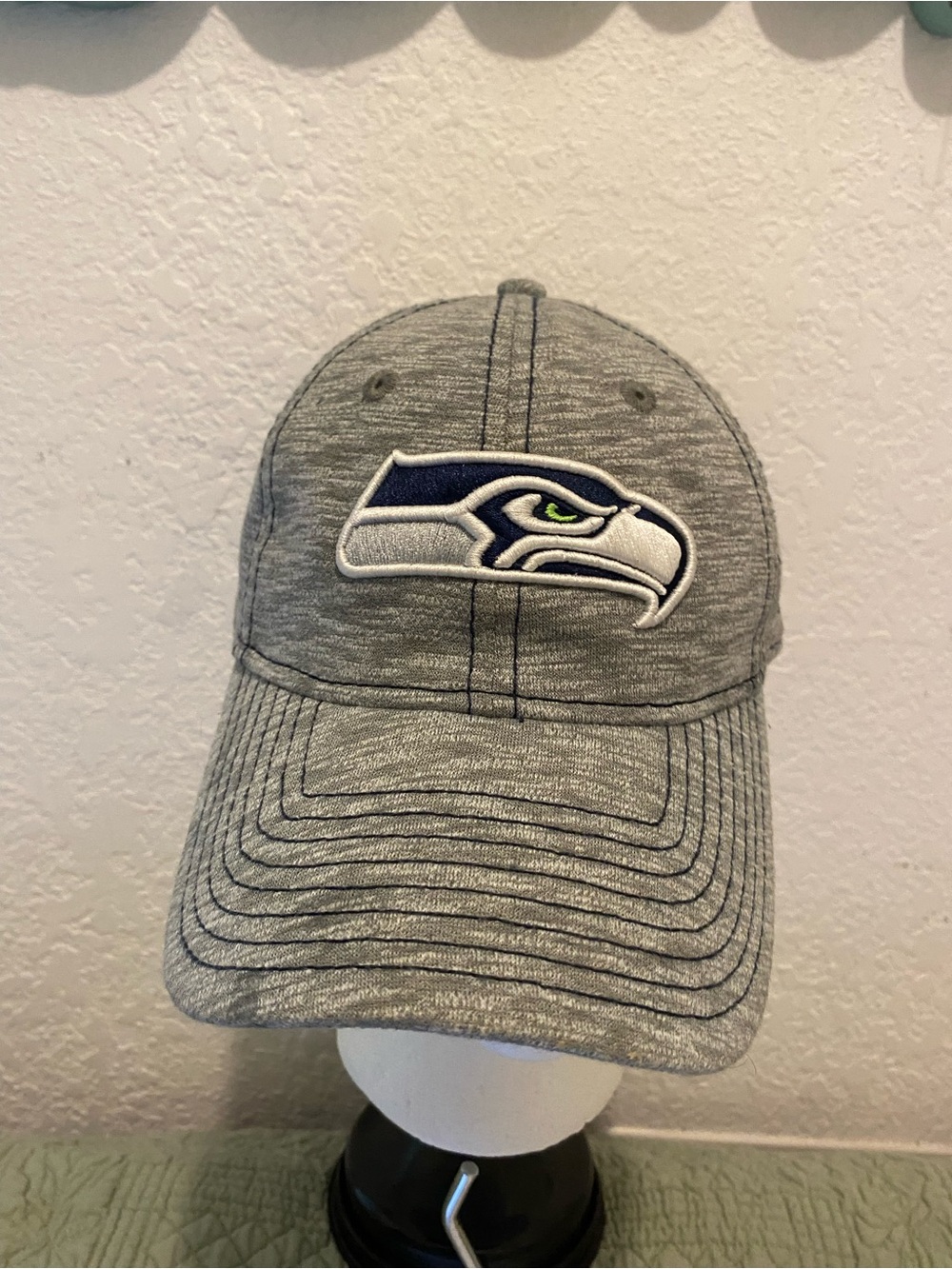 NEW ERA Women’s “Seattle Seahawks Cap” Size O/S Heather Gray w/Navy Logo NWOT